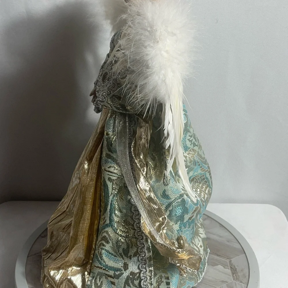Source Unknown Angel Figurine with Gold and Cream Accents